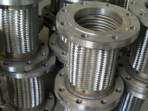 法(fa)蘭金屬(shu)軟管