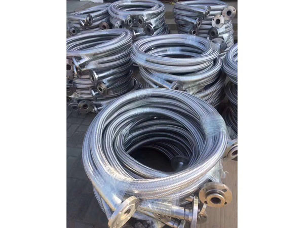 法(fa)蘭金屬(shu)軟管