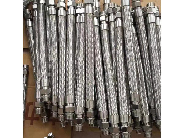 絲(si)扣金屬(shu)軟管